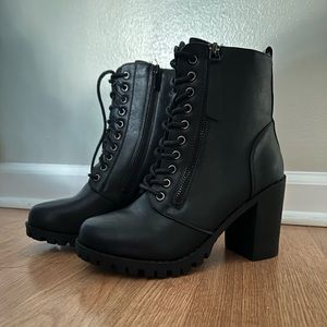 NWOT- Black Combat Boots- 7.5